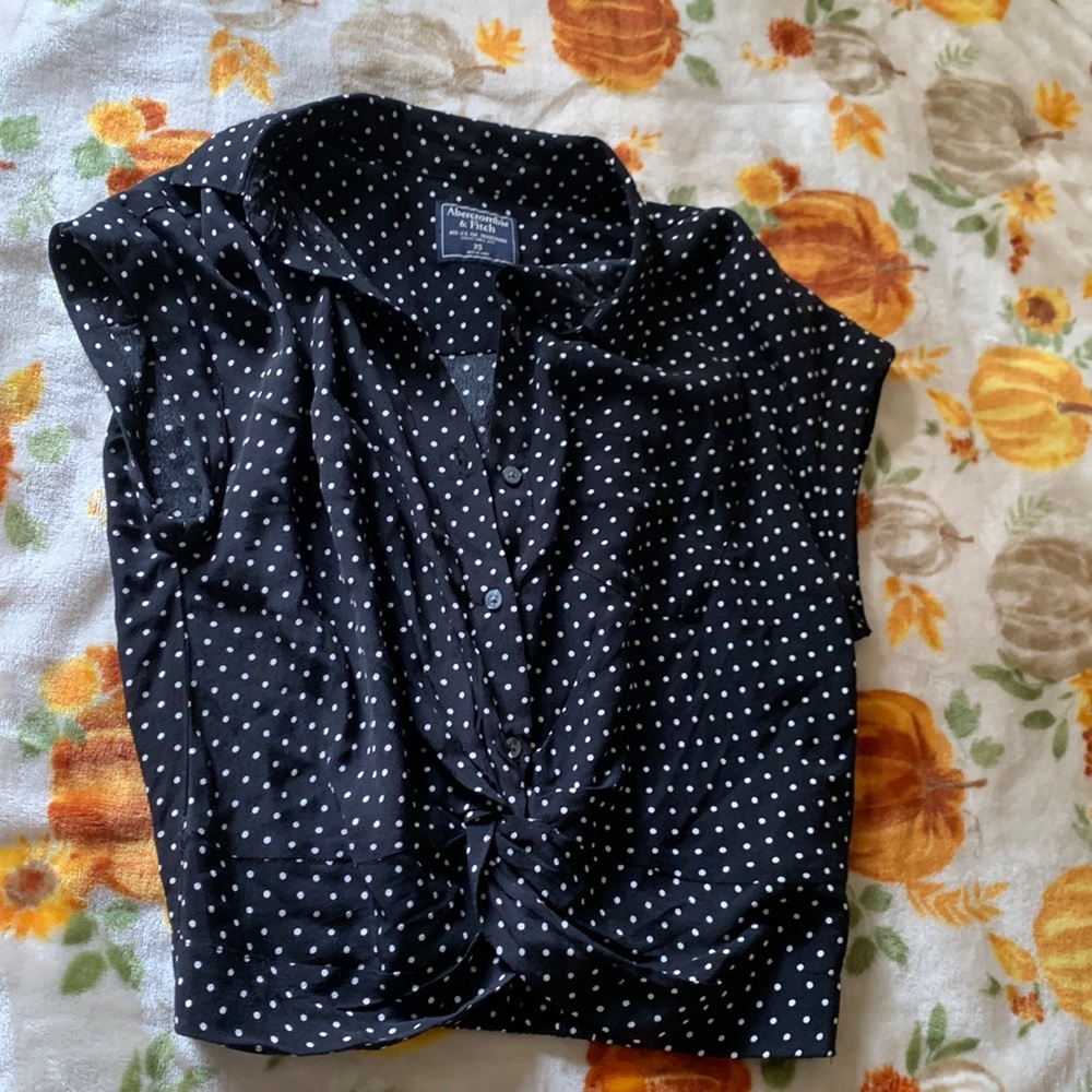 Abercrombie xs polka dot black twist tie bottom. Cropped top the top of jeans